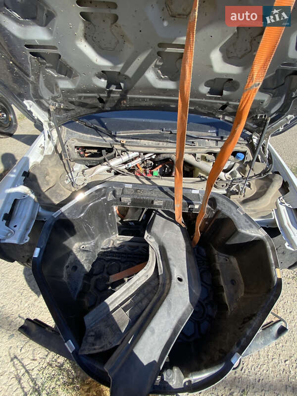 Ліфтбек Tesla Model S 2014 в Великодолинському фото 22 Ліфтбек Tesla Model S 2014 в Великодолинському