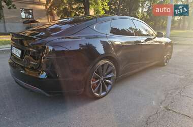 Ліфтбек Tesla Model S 2015 в 