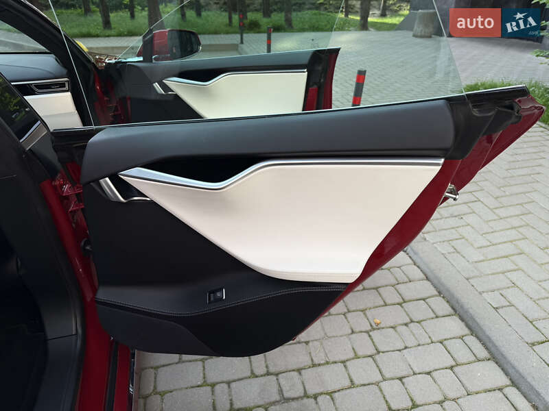 Ліфтбек Tesla Model S 2017 в Броварах