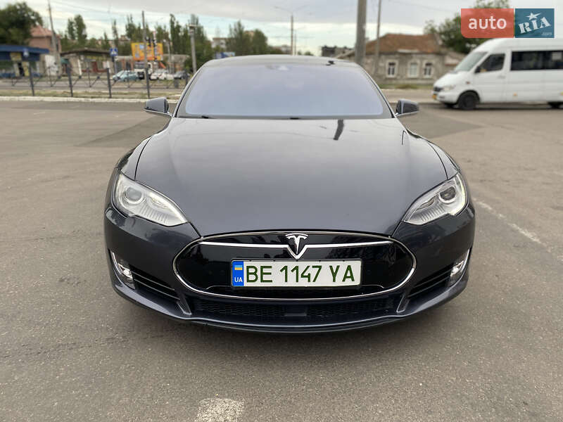 Ліфтбек Tesla Model S 2015 в Миколаєві