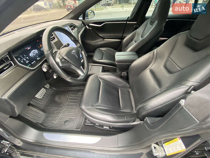 Ліфтбек Tesla Model S 2015 в Миколаєві