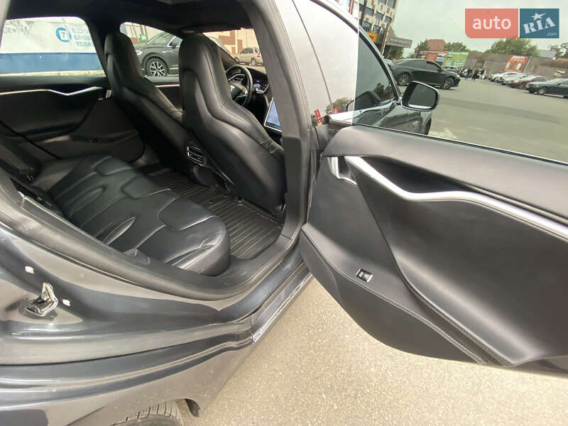 Ліфтбек Tesla Model S 2015 в Миколаєві