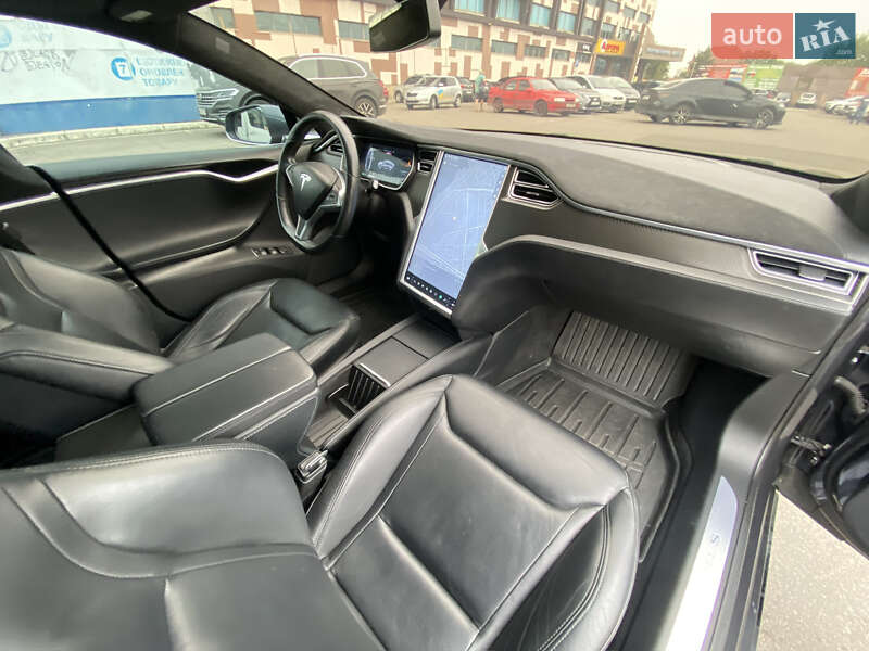 Ліфтбек Tesla Model S 2015 в Миколаєві