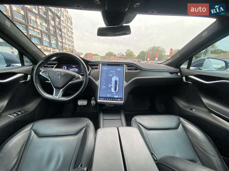 Ліфтбек Tesla Model S 2015 в Миколаєві