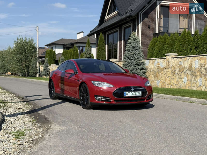 Ліфтбек Tesla Model S 2013 в Івано-Франківську