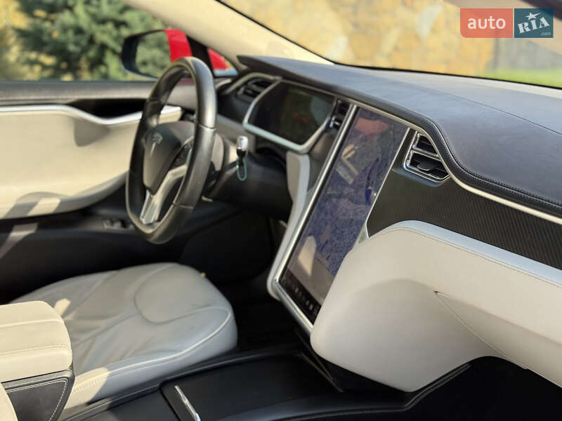 Ліфтбек Tesla Model S 2013 в Івано-Франківську