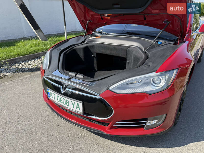 Ліфтбек Tesla Model S 2013 в Івано-Франківську