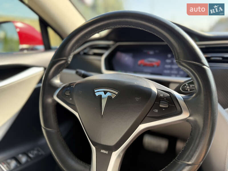 Ліфтбек Tesla Model S 2013 в Івано-Франківську