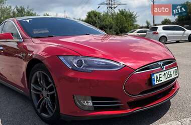 Ліфтбек Tesla Model S 2015 в 