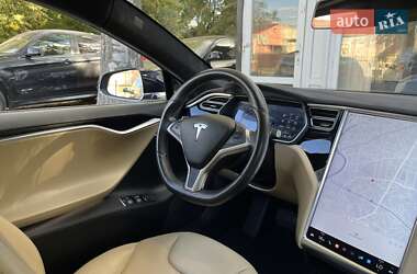 Ліфтбек Tesla Model S 2015 в 
