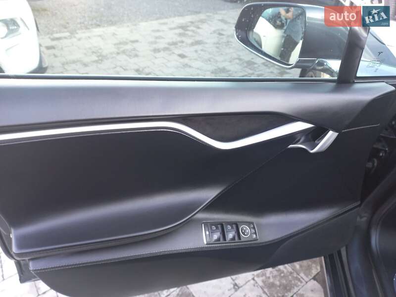 Ліфтбек Tesla Model S 2018 в Шептицькому
