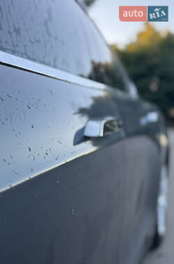 Лифтбек Tesla Model S 2013 в 