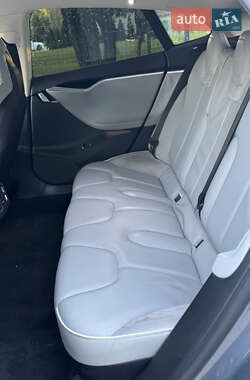 Лифтбек Tesla Model S 2013 в 