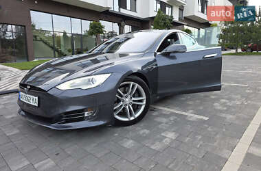 Лифтбек Tesla Model S 2015 в 
