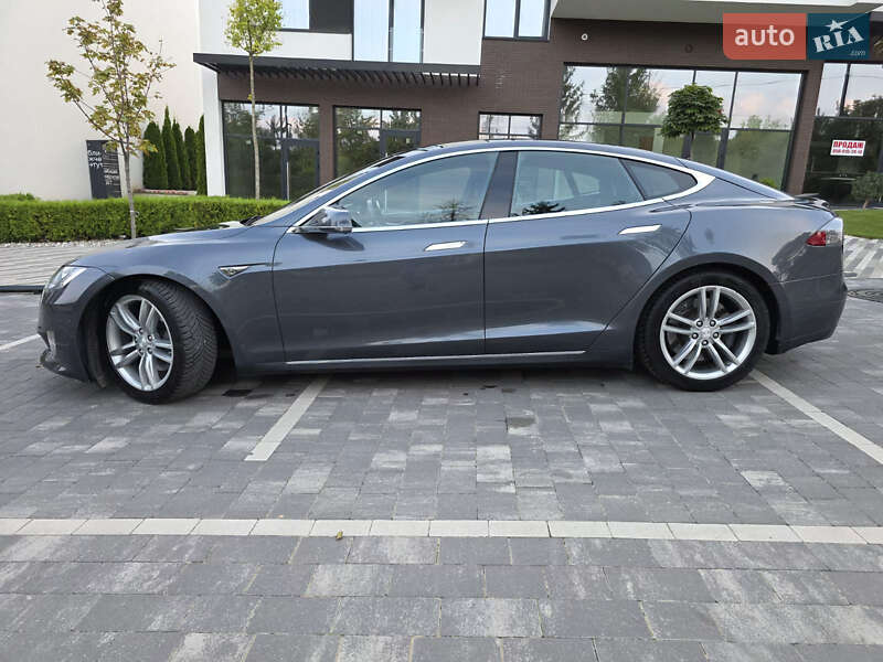 Ліфтбек Tesla Model S 2015 в Ужгороді