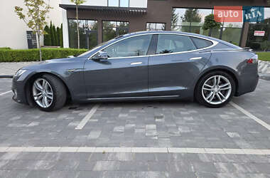 Лифтбек Tesla Model S 2015 в 