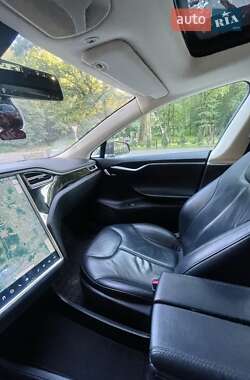 Ліфтбек Tesla Model S 2013 в 