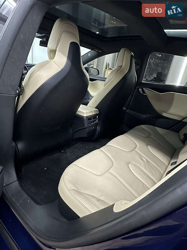 Лифтбек Tesla Model S 2017 в Городке фото 13 Лифтбек Tesla Model S 2017 в Городке