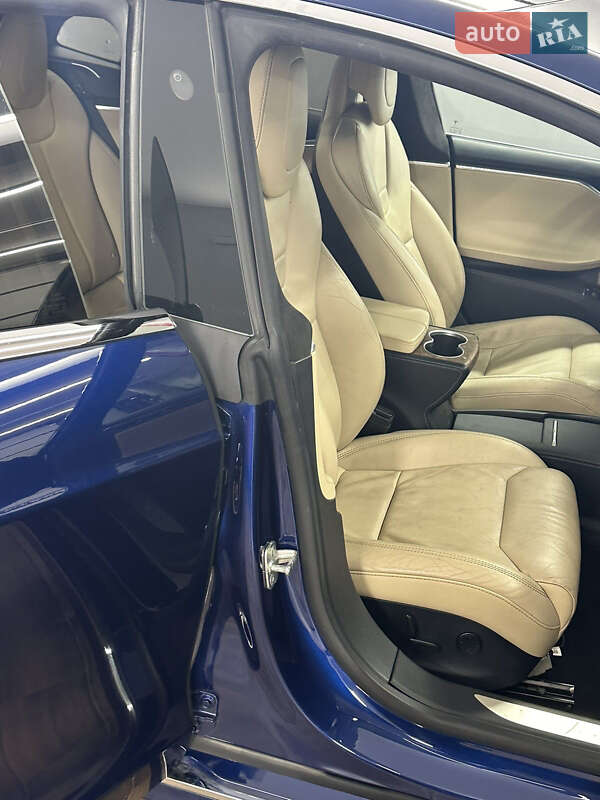 Лифтбек Tesla Model S 2017 в Городке фото 11 Лифтбек Tesla Model S 2017 в Городке