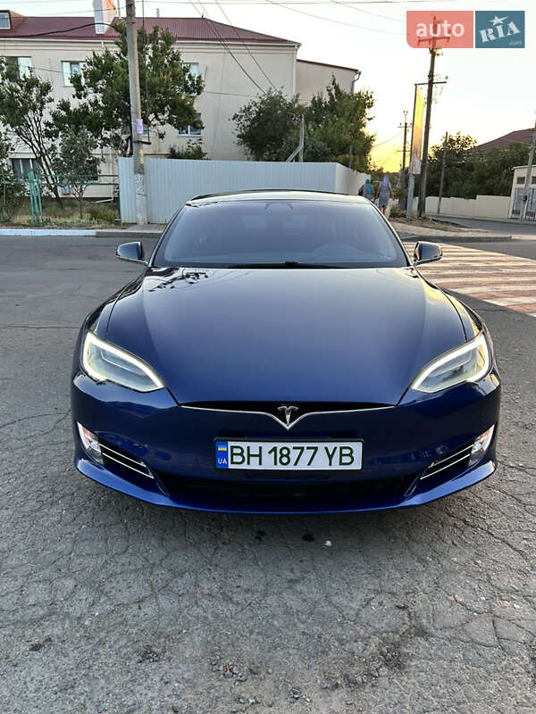 Ліфтбек Tesla Model S 2016 в Одесі