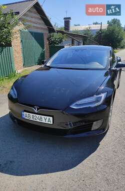 Ліфтбек Tesla Model S 2016 в Вінниці