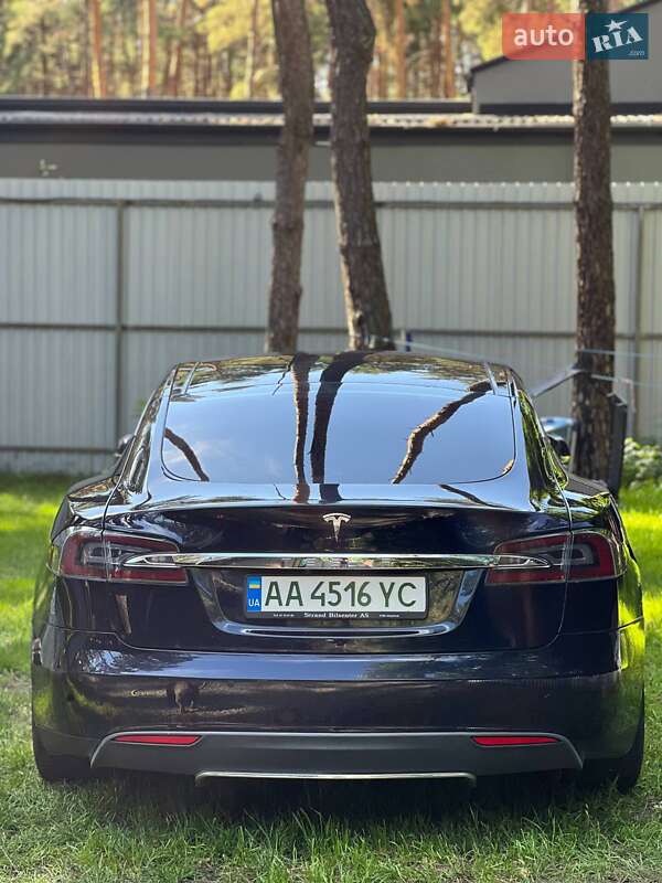 Лифтбек Tesla Model S 2014 в Киеве