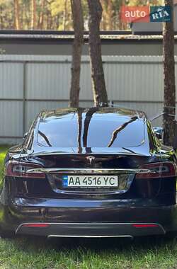 Ліфтбек Tesla Model S 2014 в 