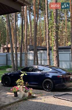 Ліфтбек Tesla Model S 2014 в Києві
