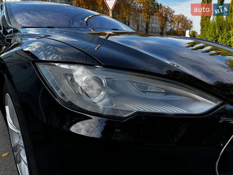 Ліфтбек Tesla Model S 2014 в Києві фото 4 Ліфтбек Tesla Model S 2014 в Києві