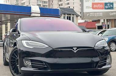 Лифтбек Tesla Model S 2019 в 