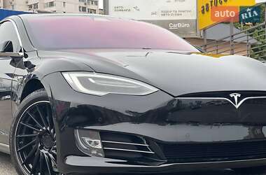 Лифтбек Tesla Model S 2019 в 