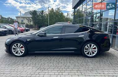 Лифтбек Tesla Model S 2015 в 