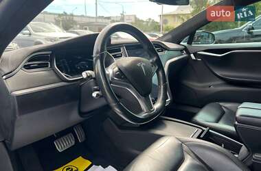 Лифтбек Tesla Model S 2015 в 