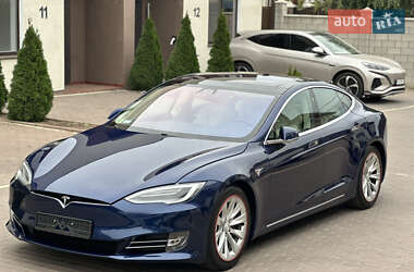 Лифтбек Tesla Model S 2017 в 