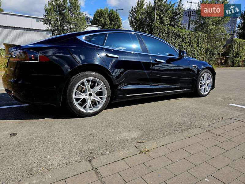 Лифтбек Tesla Model S 2018 в Киеве фото 81 Лифтбек Tesla Model S 2018 в Киеве