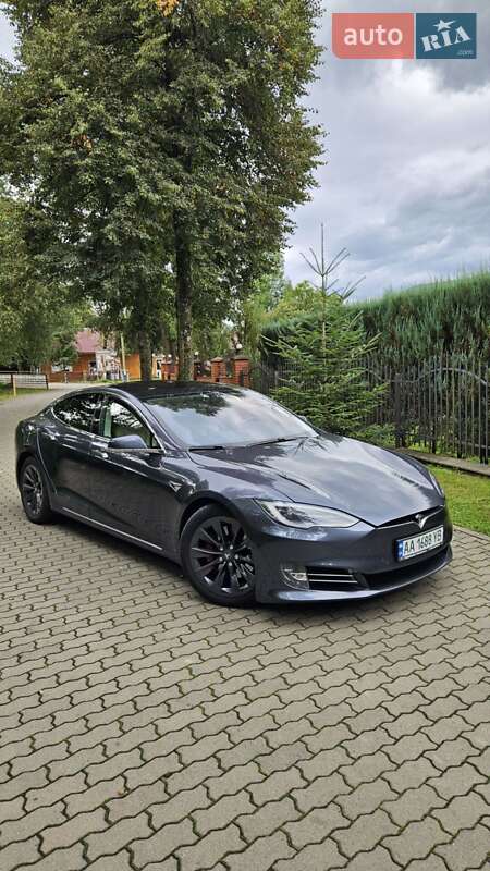 Лифтбек Tesla Model S 2017 в 