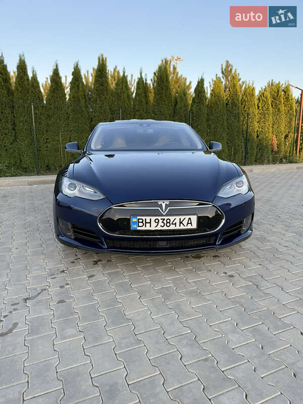 Ліфтбек Tesla Model S 2015 в Одесі