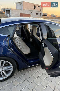 Ліфтбек Tesla Model S 2015 в 