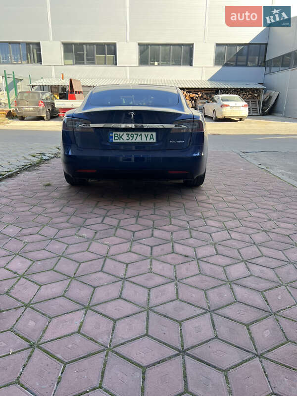 Лифтбек Tesla Model S 2020 в Ровно