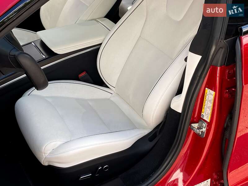 Лифтбек Tesla Model S 2022 в Киеве