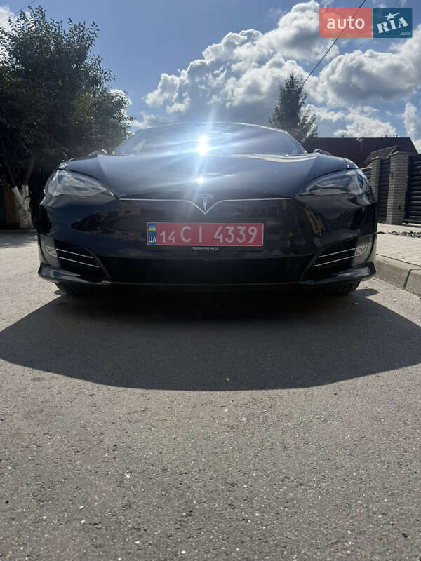 Ліфтбек Tesla Model S 2016 в Тернополі