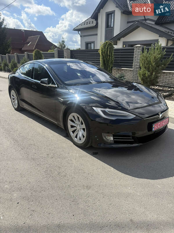 Ліфтбек Tesla Model S 2016 в Тернополі