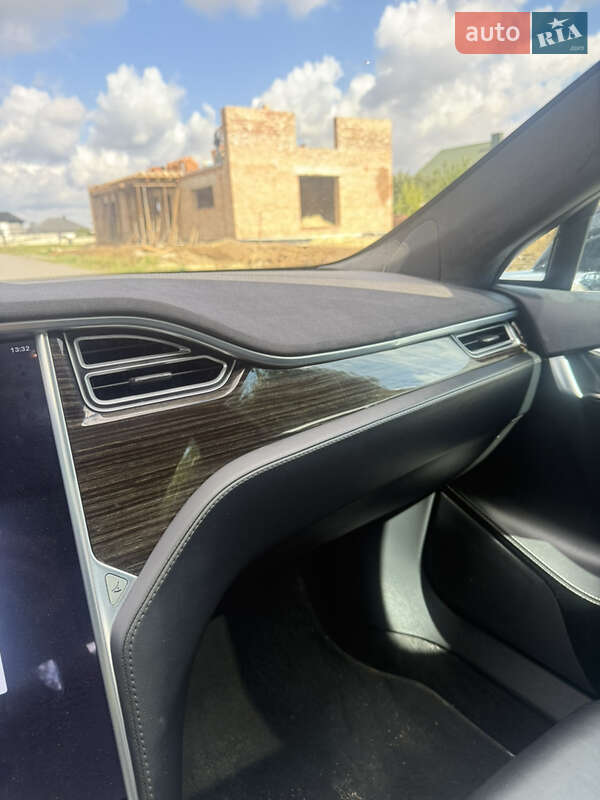 Ліфтбек Tesla Model S 2016 в Тернополі