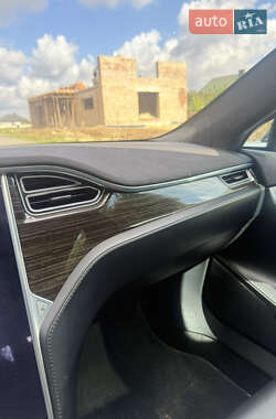 Лифтбек Tesla Model S 2016 в 