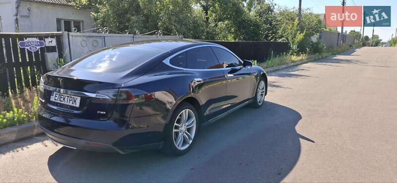 Лифтбек Tesla Model S 2013 в Киеве фото 2 Лифтбек Tesla Model S 2013 в Киеве