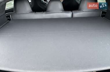 Лифтбек Tesla Model S 2018 в Луцке