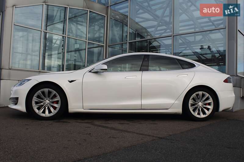 Лифтбек Tesla Model S 2019 в Киеве