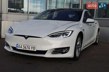 Ліфтбек Tesla Model S 2019 в 