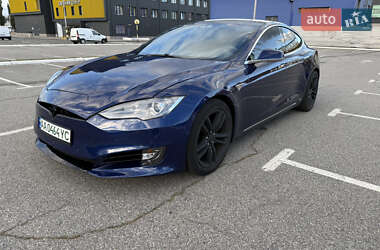 Ліфтбек Tesla Model S 2015 в Києві