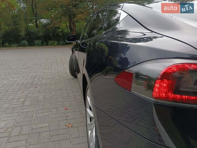 Лифтбек Tesla Model S 2013 в Дрогобыче
